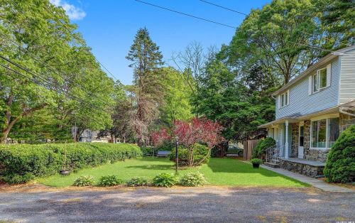 1178 Terry Rd, Hauppauge, NY 11779-5949