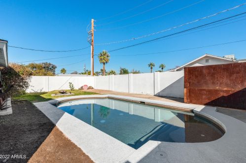 1801 Campbell Ave, Phoenix AZ  85015-3824 exterior