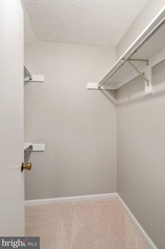 7620 Willow Pt Dr, Falls Church VA  22042-7530 exterior