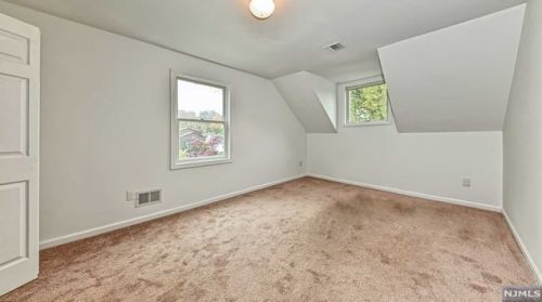 29 River Rd, Oakland NJ  07436-1912 exterior