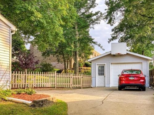 566 Walnut St, Meadville, PA 16335-2443