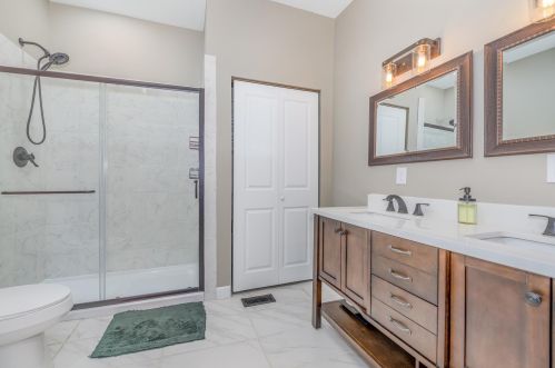 906 Greenup St, Covington KY  41011-3212 exterior