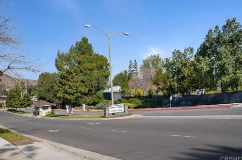 19153 Avenue Of The Oaks, Santa Clarita CA  91321-4934 exterior