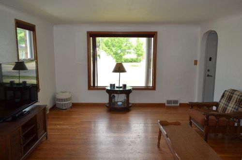 1019 Oneida St, Green Bay, WI 54304-2451