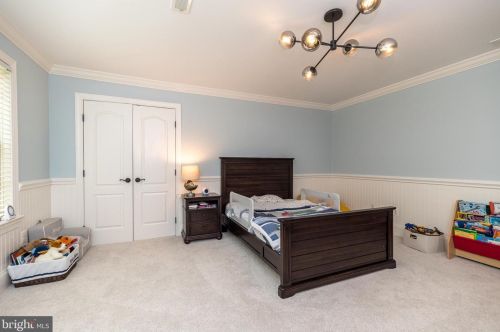 10 Devonshires Ct, Blue Bell PA  19422-2560 exterior