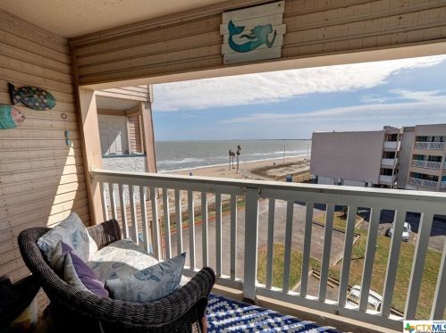 3938 Surfside Blvd, Corpus Christi, TX 78402-1436