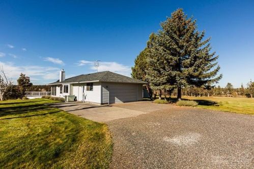 6667 Yew Ave, Eagle Crest, OR 97756-9576