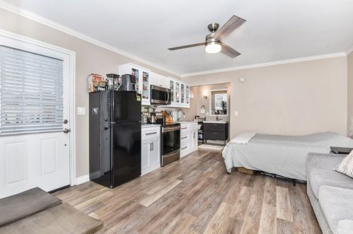 6003 Eckleson St, Lakewood CA  90713-1910 exterior