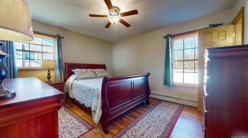 27 Wildwood Dr, New Hamburg NY  12590-2037 exterior