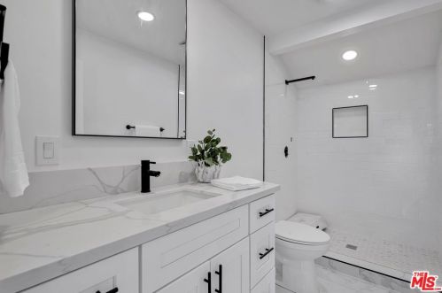 307 Fernando St, Newport Beach CA  92661-1236 exterior