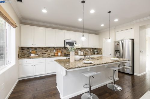 3551 Pinot Noir Ct, Pleasanton CA  94568-2556 exterior