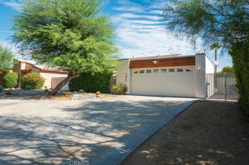 3670 Mesquite Ave, Palm Springs CA  92264-3400 exterior