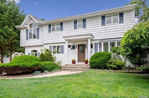 15 Salem Rd, South Setauket, NY 11720-2819