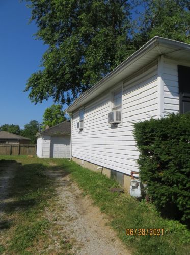 1396 Wayne Rd, Wilmington, OH 45177-1139