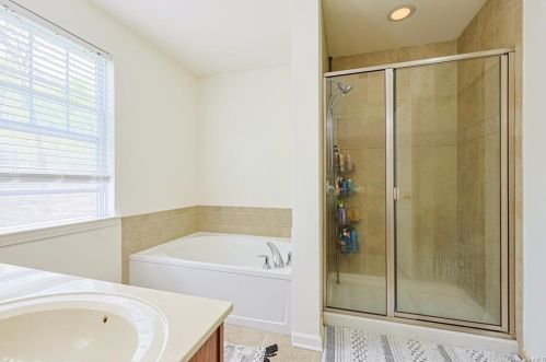 48 Avoncroft Ln, Middletown NY  10940-5086 exterior