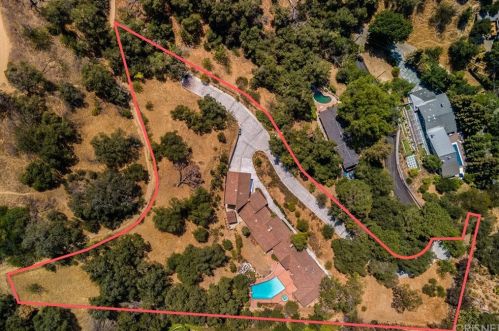 3581 Woodhill Canyon Rd, North Hollywood, CA 91604-3657