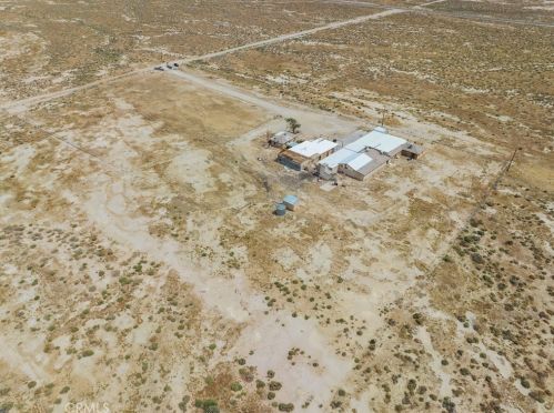 5041 Avenue, Lancaster CA  93534-7428 exterior