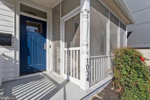 1034 Newton St, Washington, DC 20017-1762