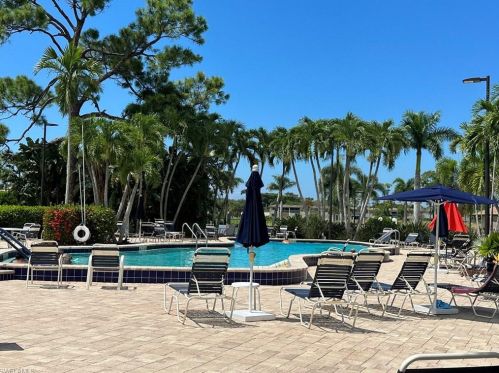 581 Teryl Rd, Naples FL  34112-6031 exterior