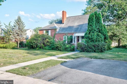 3739 Old Township Rd, Harrisburg, PA 17111-2129