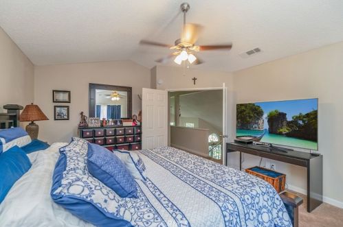 6742 Dove Ln, Riverside CA  92506-5000 exterior