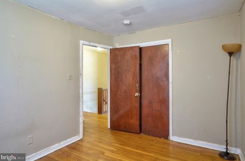 6833 Lee Ave, Camden NJ  08110-6122 exterior