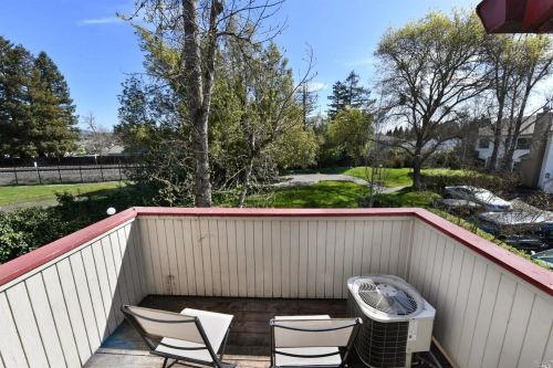 2546 Westberry Dr, Santa Rosa CA 95403-7203 exterior