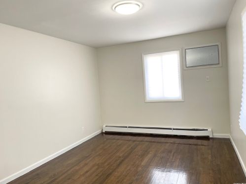 10459 214th St, Jamaica NY  11429-1542 exterior