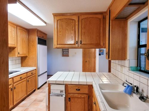 27421 Ridge Rd, Willits CA  95490-8985 exterior