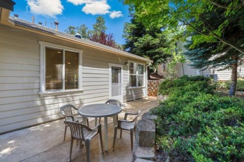 135 Starling Cir, Grass Valley CA  95945-5761 exterior