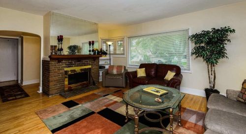 2015 Beverly Rd, Milwaukee, WI 53211-2546