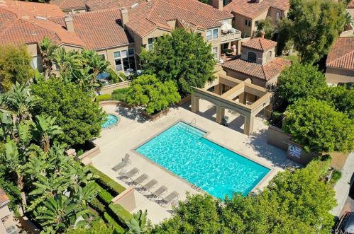 62 Magellan Aisle, Irvine CA exterior