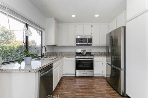 25776 Covala Ct, Santa Clarita CA  91355-2262 exterior