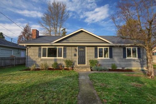 1521 16th St, Sumner WA  98390-2113 exterior