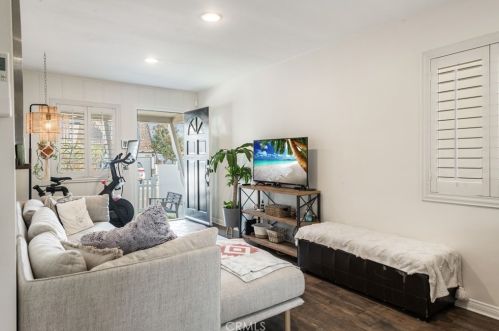 1703 Speyer Ln, Redondo Beach CA  90278-4729 exterior