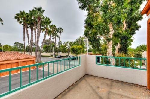 310 Villa Point Dr, Newport Beach CA  92660-6237 exterior