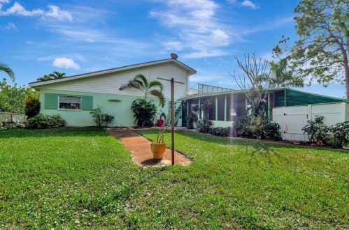 5405 Warren St, Naples, FL 34113-8751