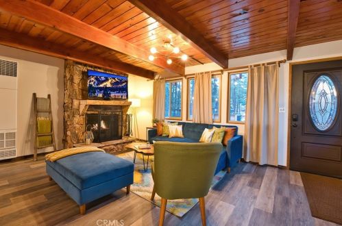 1104 Robinhood Blvd, Big Bear City CA  92314-9376 exterior