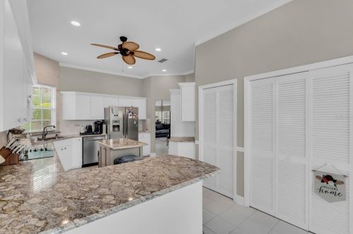 1235 Glencrest, Lake Mary FL  32746-5025 exterior