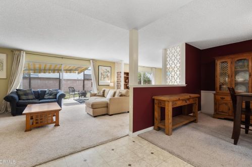 1151 Lawrence Way, Oxnard CA  93035-2525 exterior