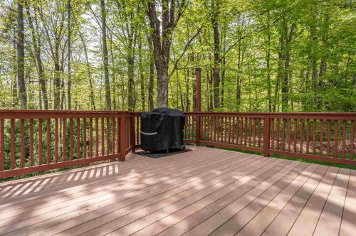 68 Long Pond Rd, Danville NH  03819-3126 exterior