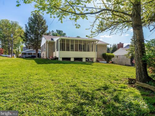 524 Brooke St, Charles Town WV  25414-1106 exterior