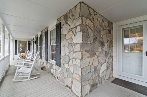 16 Meadow Ridge Rd, Warwick NY  10990-2531 exterior