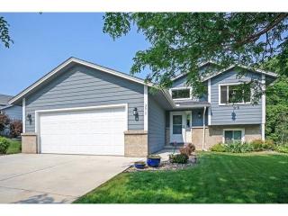 3618 Lakeview Trl, Saint Paul, MN 55122-1396