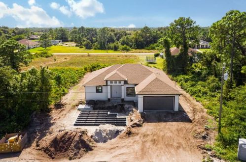 4007 35th St, Lehigh Acres, FL 33976-4105