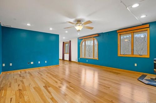 122 Carpenter Rd, New Hartford CT  06057-3003 exterior