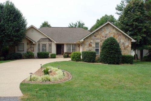 14 Windsor Pt, Crossville, TN 38558-5599