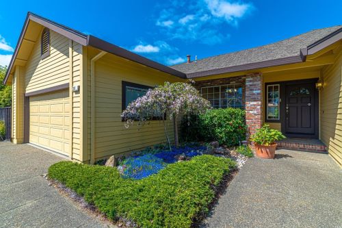 381 Miramonte Pl, Santa Rosa, CA 95409-6435
