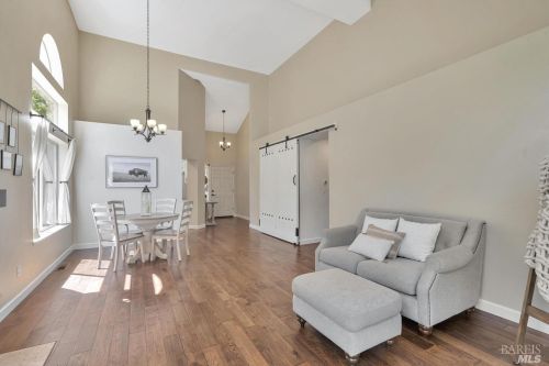 551 Shagbark St, Windsor CA  95492-8143 exterior