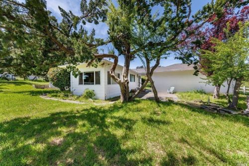 5625 Henning Rd, Sebastopol CA  95472-6332 exterior
